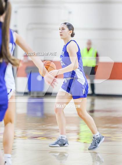 Thumbnail 2 in Warwick vs. Horseheads (NYSPHSAA Class AA Regional Final) photogallery.