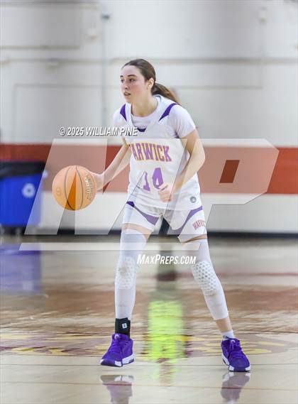 Thumbnail 2 in Warwick vs. Horseheads (NYSPHSAA Class AA Regional Final) photogallery.