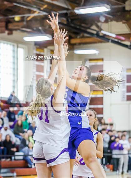 Thumbnail 1 in Warwick vs. Horseheads (NYSPHSAA Class AA Regional Final) photogallery.