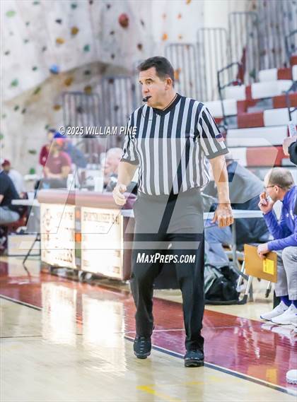 Thumbnail 1 in Warwick vs. Horseheads (NYSPHSAA Class AA Regional Final) photogallery.
