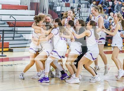 Thumbnail 3 in Warwick vs. Horseheads (NYSPHSAA Class AA Regional Final) photogallery.