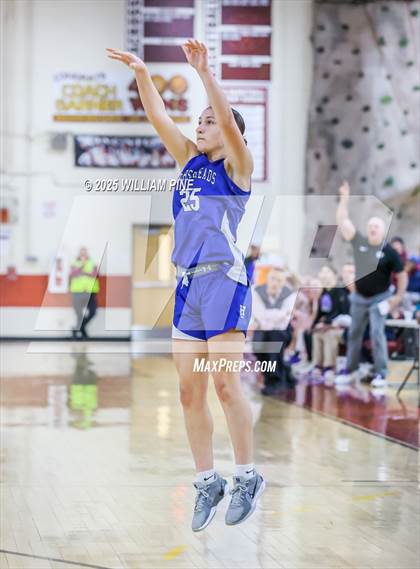 Thumbnail 3 in Warwick vs. Horseheads (NYSPHSAA Class AA Regional Final) photogallery.