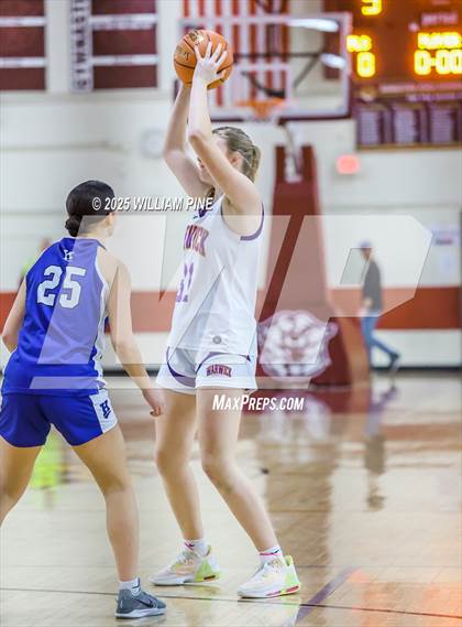 Thumbnail 2 in Warwick vs. Horseheads (NYSPHSAA Class AA Regional Final) photogallery.