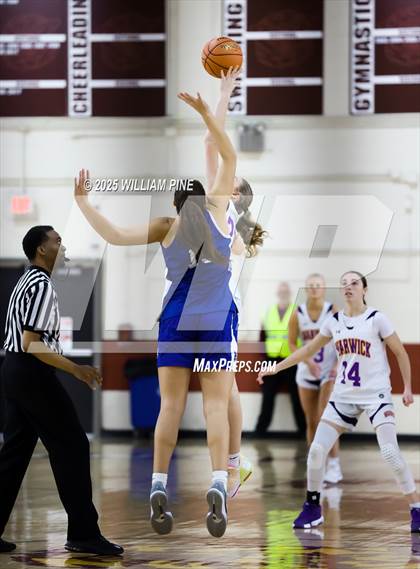Thumbnail 1 in Warwick vs. Horseheads (NYSPHSAA Class AA Regional Final) photogallery.
