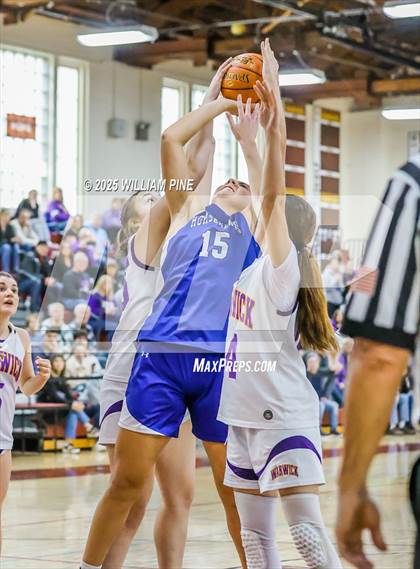Thumbnail 2 in Warwick vs. Horseheads (NYSPHSAA Class AA Regional Final) photogallery.