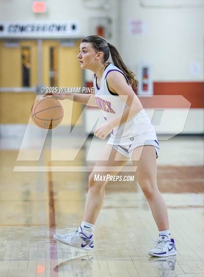 Thumbnail 1 in Warwick vs. Horseheads (NYSPHSAA Class AA Regional Final) photogallery.