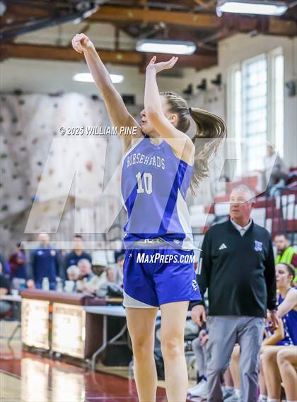 Thumbnail 2 in Warwick vs. Horseheads (NYSPHSAA Class AA Regional Final) photogallery.