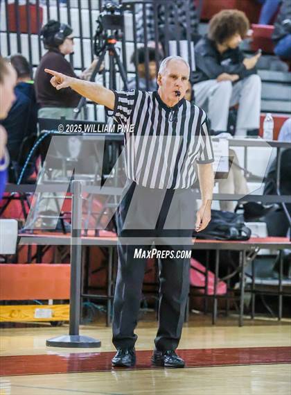 Thumbnail 3 in Warwick vs. Horseheads (NYSPHSAA Class AA Regional Final) photogallery.