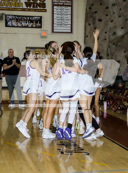 Thumbnail 2 in Warwick vs. Horseheads (NYSPHSAA Class AA Regional Final) photogallery.