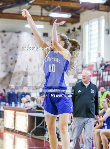 Thumbnail 1 in Warwick vs. Horseheads (NYSPHSAA Class AA Regional Final) photogallery.