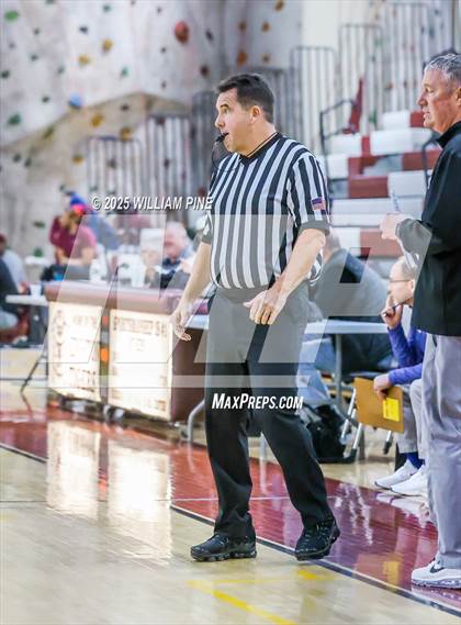 Thumbnail 3 in Warwick vs. Horseheads (NYSPHSAA Class AA Regional Final) photogallery.