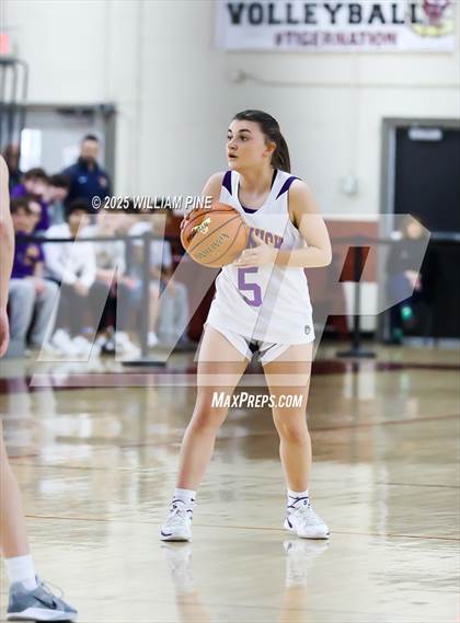 Thumbnail 1 in Warwick vs. Horseheads (NYSPHSAA Class AA Regional Final) photogallery.