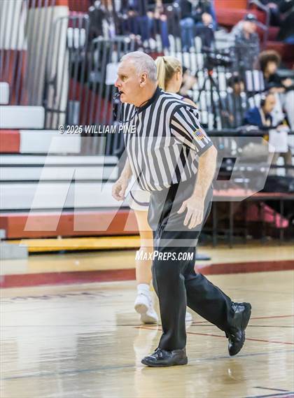 Thumbnail 2 in Warwick vs. Horseheads (NYSPHSAA Class AA Regional Final) photogallery.