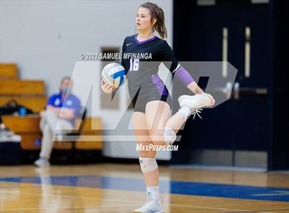 Thumbnail 3 in Papillion-LaVista vs. Omaha Central photogallery.