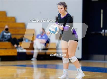 Thumbnail 3 in Papillion-LaVista vs. Omaha Central photogallery.