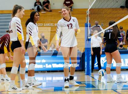 Thumbnail 1 in Papillion-LaVista vs. Omaha Central photogallery.