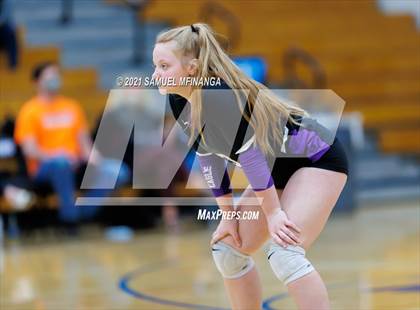 Thumbnail 2 in Papillion-LaVista vs. Omaha Central photogallery.