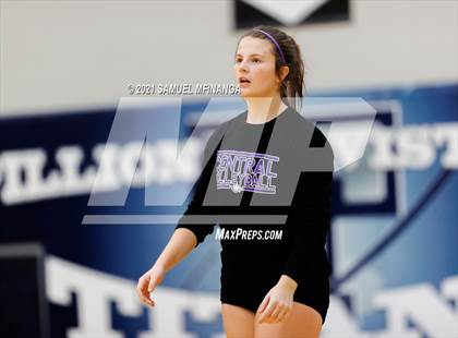 Thumbnail 3 in Papillion-LaVista vs. Omaha Central photogallery.