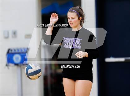 Thumbnail 2 in Papillion-LaVista vs. Omaha Central photogallery.