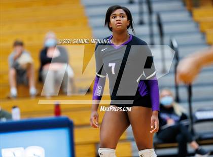 Thumbnail 2 in Papillion-LaVista vs. Omaha Central photogallery.
