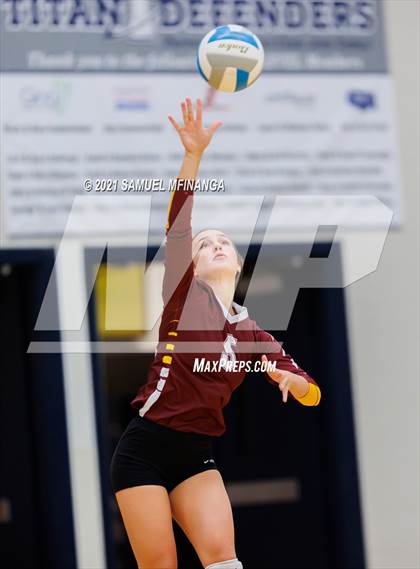 Thumbnail 1 in Papillion-LaVista vs. Omaha Central photogallery.