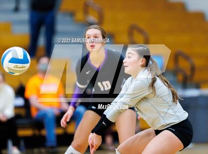 Thumbnail 2 in Papillion-LaVista vs. Omaha Central photogallery.