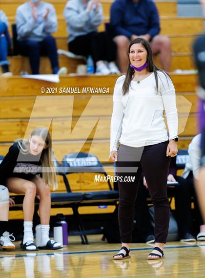Thumbnail 1 in Papillion-LaVista vs. Omaha Central photogallery.