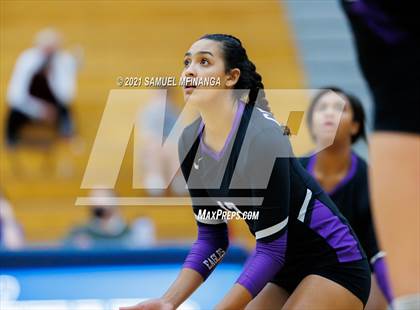 Thumbnail 3 in Papillion-LaVista vs. Omaha Central photogallery.