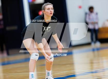 Thumbnail 2 in Papillion-LaVista vs. Omaha Central photogallery.