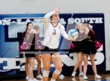 Thumbnail 3 in Papillion-LaVista vs. Omaha Central photogallery.
