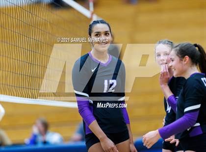 Thumbnail 3 in Papillion-LaVista vs. Omaha Central photogallery.