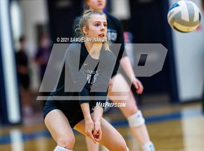 Thumbnail 2 in Papillion-LaVista vs. Omaha Central photogallery.
