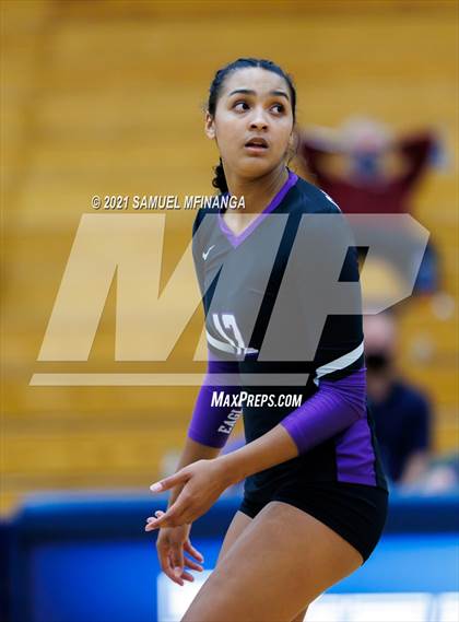 Thumbnail 1 in Papillion-LaVista vs. Omaha Central photogallery.