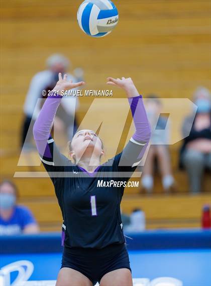 Thumbnail 1 in Papillion-LaVista vs. Omaha Central photogallery.