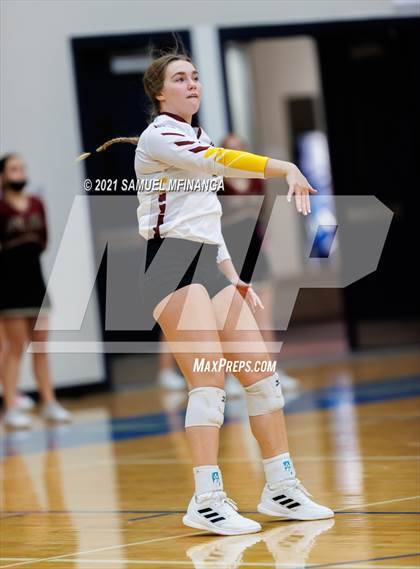 Thumbnail 2 in Papillion-LaVista vs. Omaha Central photogallery.