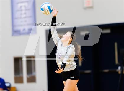 Thumbnail 3 in Papillion-LaVista vs. Omaha Central photogallery.