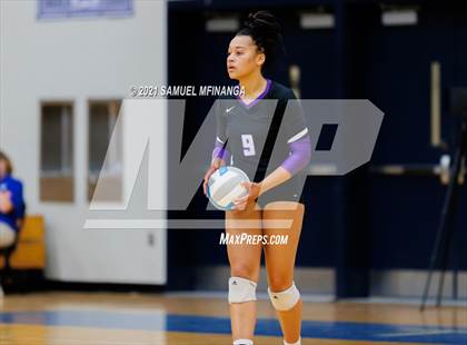 Thumbnail 3 in Papillion-LaVista vs. Omaha Central photogallery.