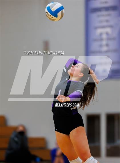 Thumbnail 1 in Papillion-LaVista vs. Omaha Central photogallery.