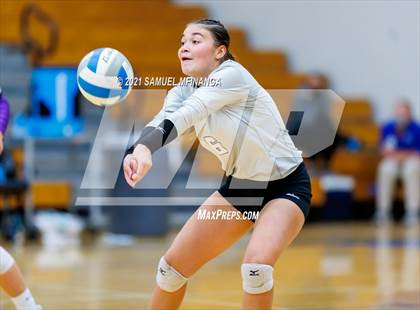 Thumbnail 2 in Papillion-LaVista vs. Omaha Central photogallery.
