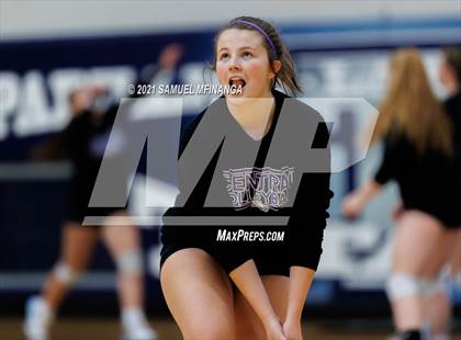 Thumbnail 2 in Papillion-LaVista vs. Omaha Central photogallery.