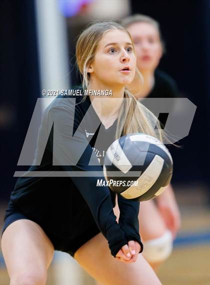 Thumbnail 1 in Papillion-LaVista vs. Omaha Central photogallery.