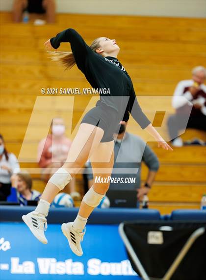 Thumbnail 3 in Papillion-LaVista vs. Omaha Central photogallery.