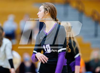 Thumbnail 2 in Papillion-LaVista vs. Omaha Central photogallery.