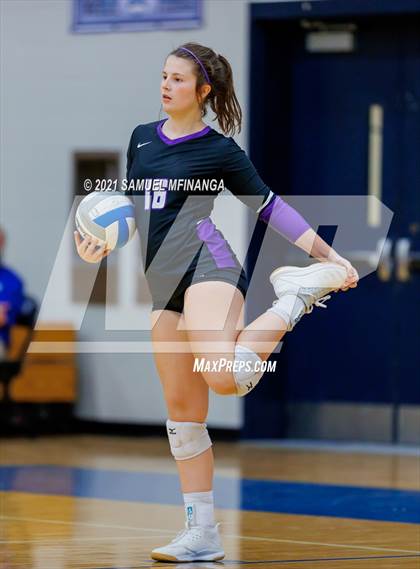 Thumbnail 2 in Papillion-LaVista vs. Omaha Central photogallery.