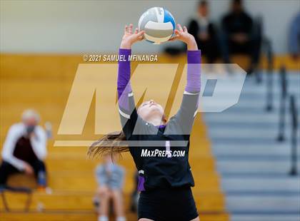 Thumbnail 3 in Papillion-LaVista vs. Omaha Central photogallery.