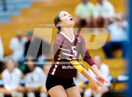 Thumbnail 3 in Papillion-LaVista vs. Omaha Central photogallery.