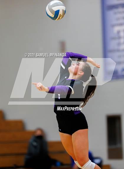 Thumbnail 1 in Papillion-LaVista vs. Omaha Central photogallery.