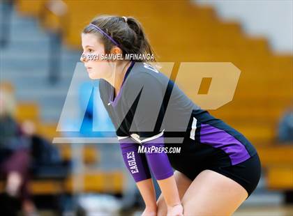 Thumbnail 3 in Papillion-LaVista vs. Omaha Central photogallery.