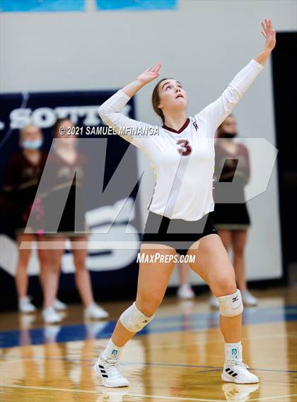 Thumbnail 3 in Papillion-LaVista vs. Omaha Central photogallery.