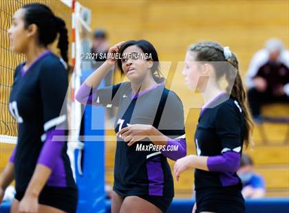 Thumbnail 2 in Papillion-LaVista vs. Omaha Central photogallery.